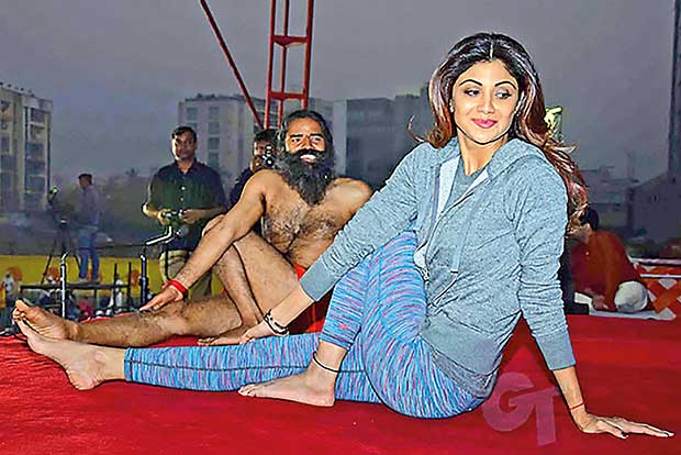 GOING VIRAL: Shilpa Shetty’s mismatched yoga with Baba Ramdev