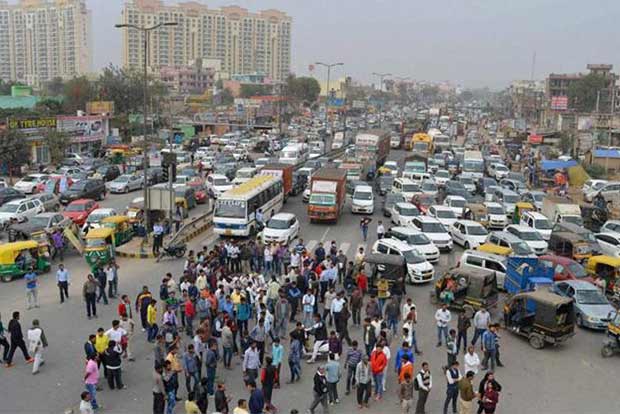 Jat stir: Tension in Jat dominated areas, CM to visit Rohtak Jat stir: Tension in Jat dominated areas, CM to visit Rohtak