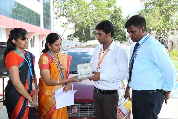 Varsity designs device to help accident victims