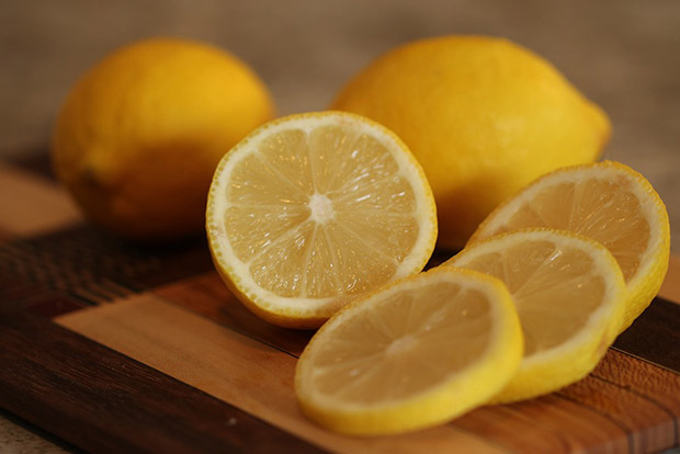 Rely on lemon to be acne-free