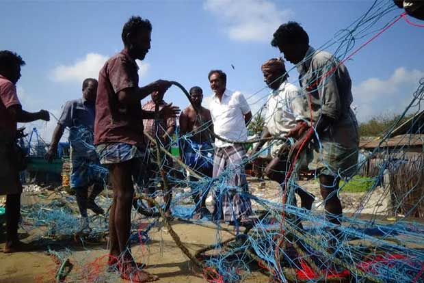 ‘Settle island issue to save fishermen’