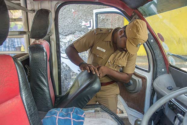 Party payouts in poll season may contain fake notes, warn cops Party payouts in poll season may contain fake notes, warn cops