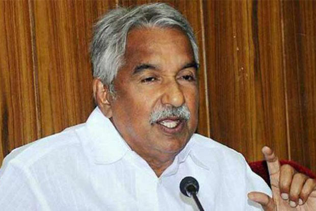 Kerala CM Oommen Chandy files defamation case against Saritha