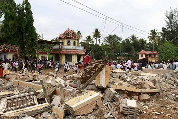 Over 100 die in Kerala temple fire