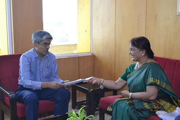 IIT alumnus pledges life savings to his alma mate