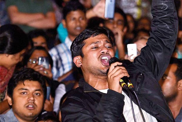 Slipper hurled at Kanhaiya in Nagpur, car attacked
