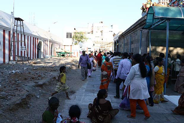 Delay in debris removal at Kapali temple hits devotees