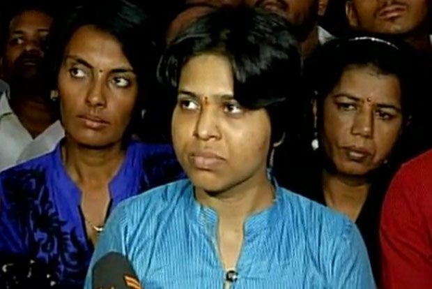 Trupti Desai offers prayers at Trimbakeshwar temple