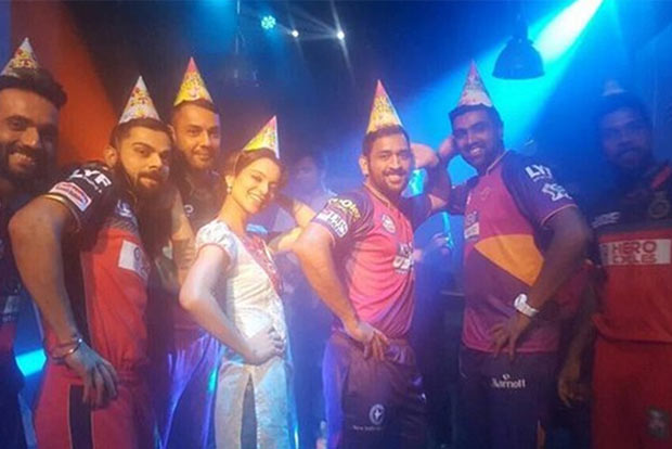 Going Viral: Kangy, MSD and Virat drive netizens crazy!