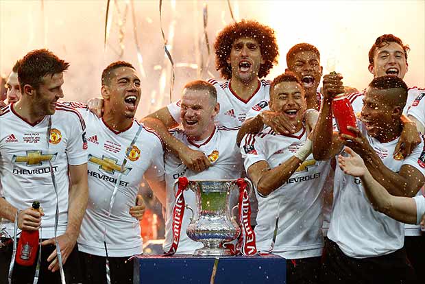 Lingard volley seals United win