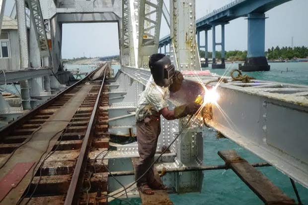 Squally weather throws a spanner into Pamban bridge cantilever repair works