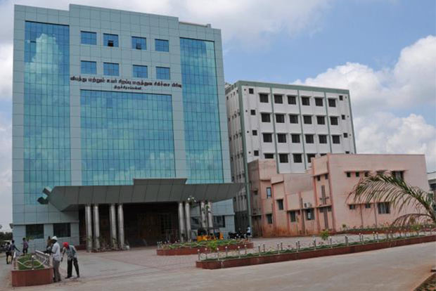 3-year-old abandoned girl crying in front of Tiruchy GH rescued