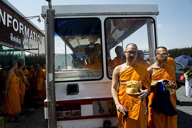 Thai monks turn spin doctors, defend abbot