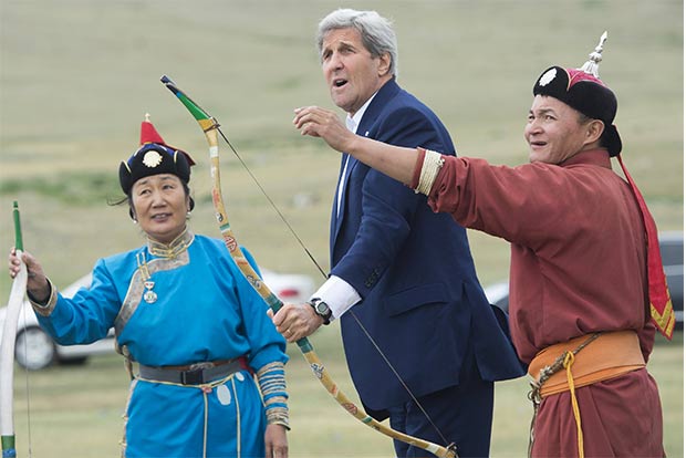 Kerry warns Beijing over South China Sea