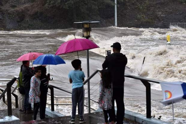 Floods set to peak across Tasmania