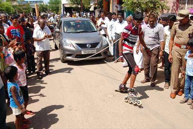 Kovilpatti teen sets record, pulls car with skates