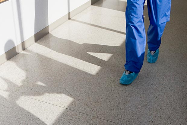 Family blames nurse for death of 2-yr-old girl