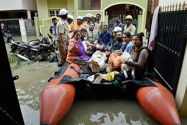 Bengaluru flooded, boats to the rescue