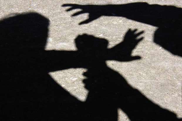 Cops in soup for assaulting hotel waiter