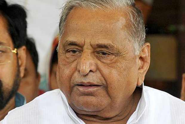 Mulayam rakes up Bofors controversy