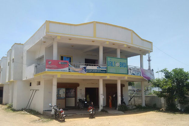 School takes back 15 Lankan kids