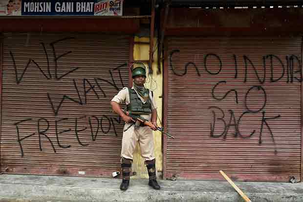 Kashmir’s economy suffers body blow, 6,400 crore loss in 49 days