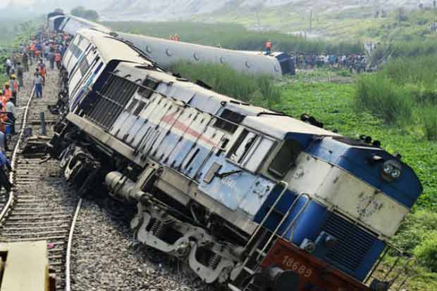 12 bogies derail; 21 trains in Madurai, Salem line cancelled