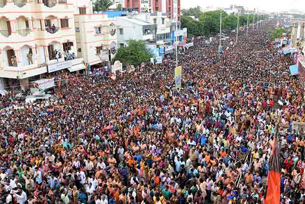 Vehicles make way for Vailankanni devotees on arterial roads in city