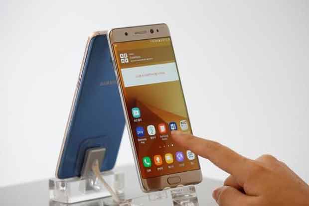 Smartphone catches fire on Chennai flight