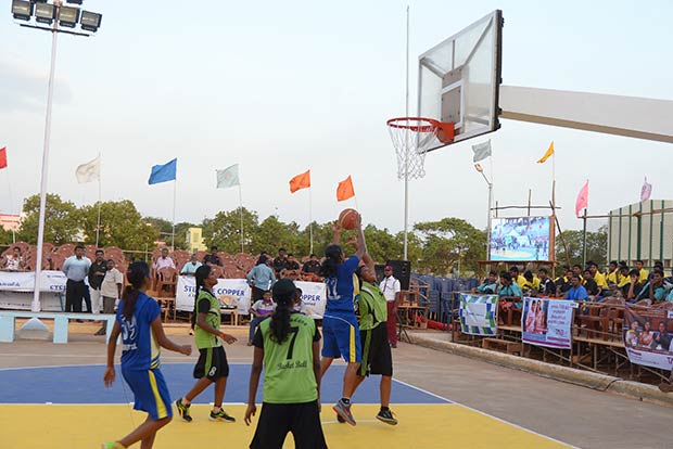 Inter-college basketball commences