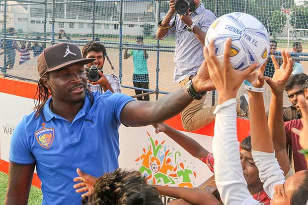 Materazzi and his men learn the ‘machchans’ style of dribbling