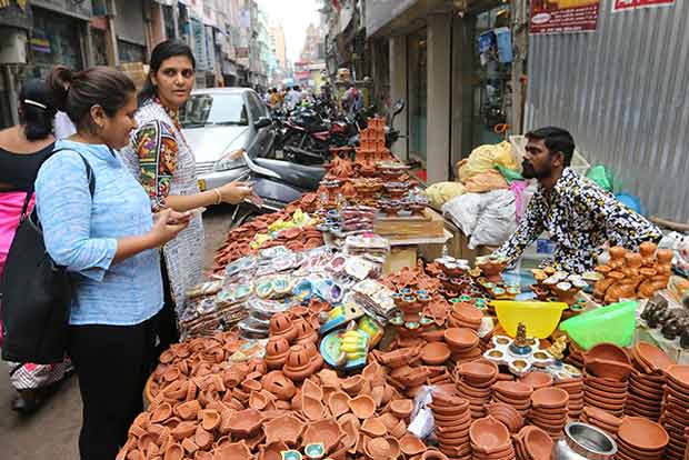 Navarathri fever: City readies for nine days of diyas and dandiya