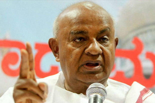 Deve Gowda sits on fast on Cauvery issue