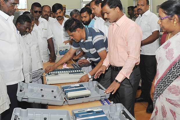 EVMs scrutinised at Tiruparankundram