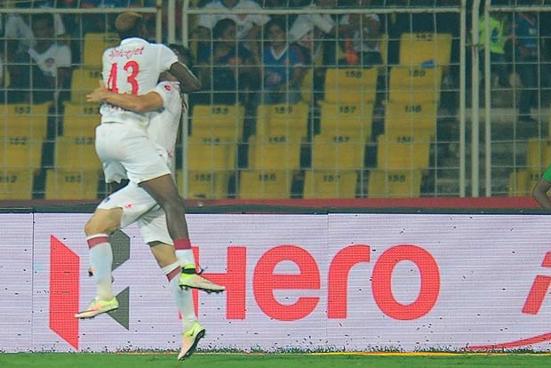 Delhi Dynamos beat FC Goa 2-0