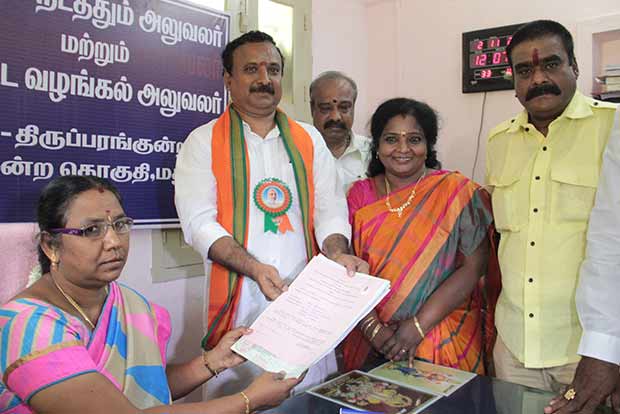 Brisk action on final day of filing nomination