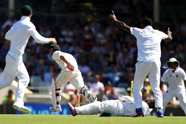 Australia in a spot of bother against Proteas