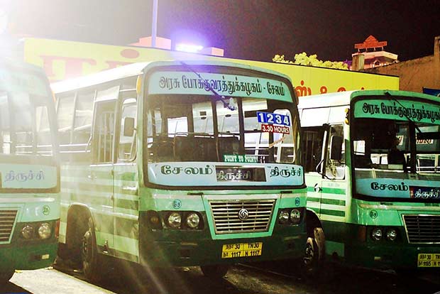 Commuters ordeal forces bus crew to accept old notes