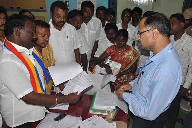 Non-Dravidian parties assail cash flow in Aravakurichi