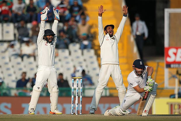 India remove England top order by lunch