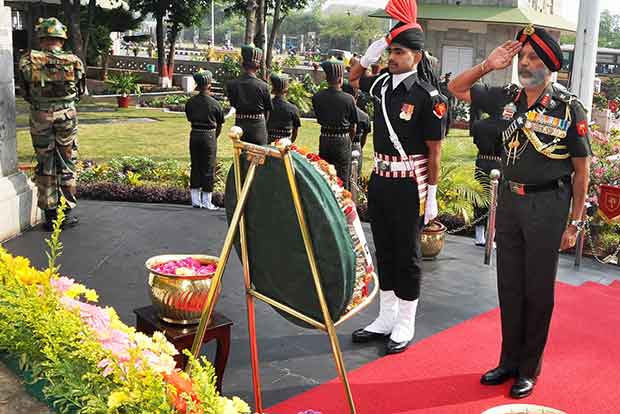 Lt General Jagbir Singh salutes martyrs on retirement day Lt General Jagbir Singh salutes martyrs on retirement day
