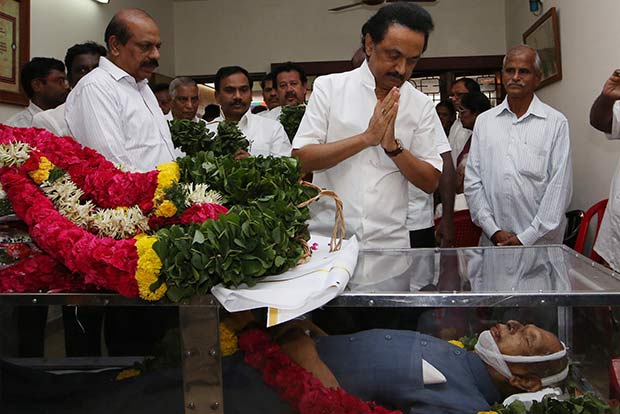 DMK succession war may end at General Council meet