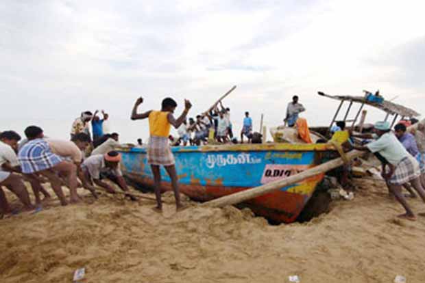 Sri Lankan Navy damage boats, chase away fishermen
