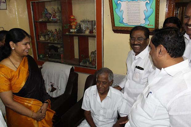 Kanimozhi urges Chief Minister to make public details of raid on Rao’s premises