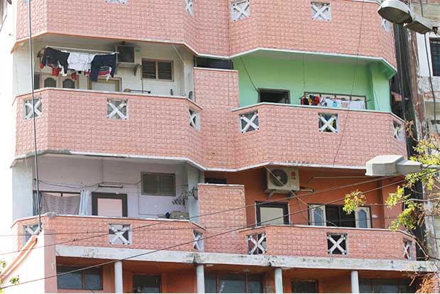 4 year old dies after fall from third floor
