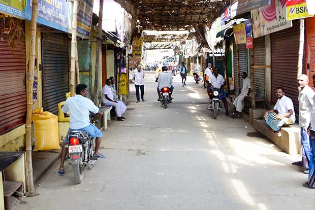 Residents of Palamedu observe fast for Jallikattu