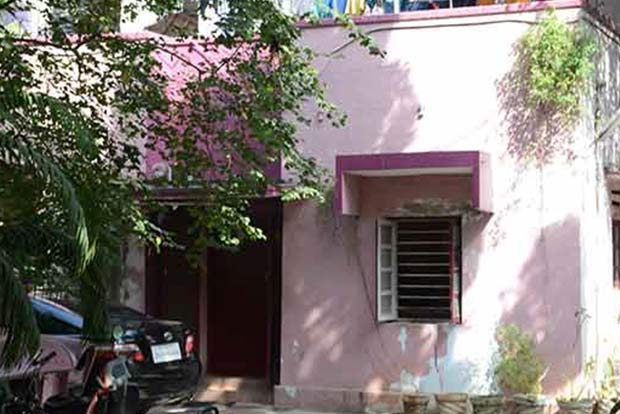 50 sovereigns burgled from house in Pondy Bazaar