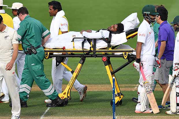 Late Bangladesh collapse gives Kiwis sniff of unlikely win