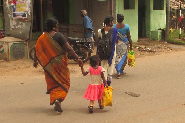 Families in panic, claim night raids by police in Alanganallur