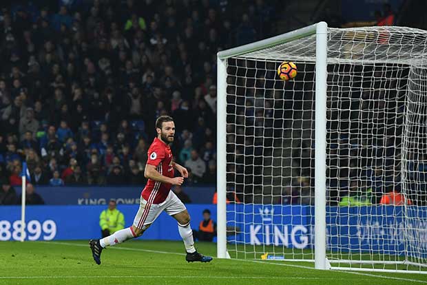 Manchester United extend unbeaten run